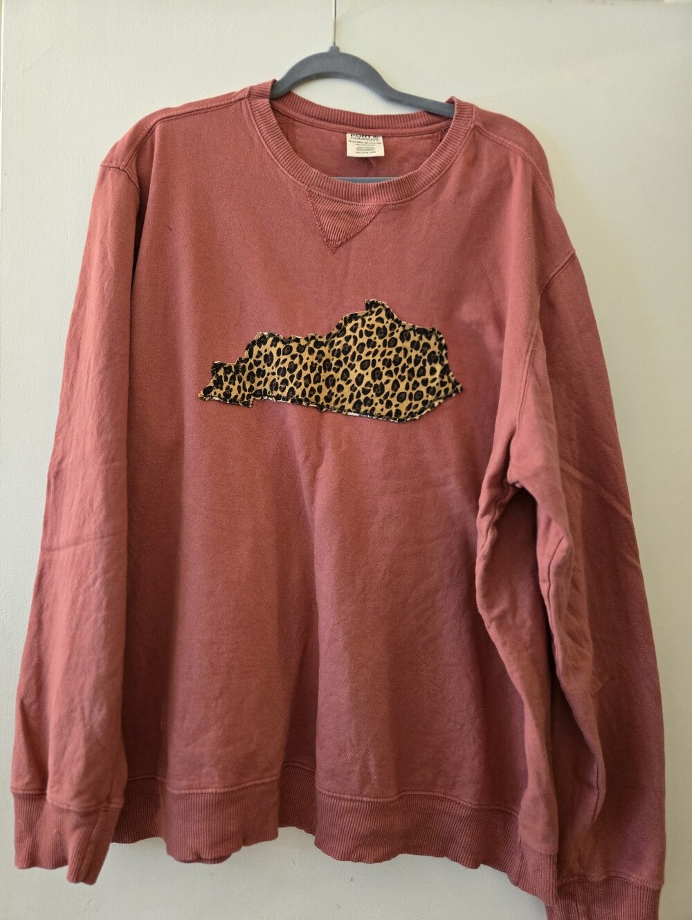 Long Sleeve Crewneck Sweatshirt with Leopard Patch - Dusty Rose